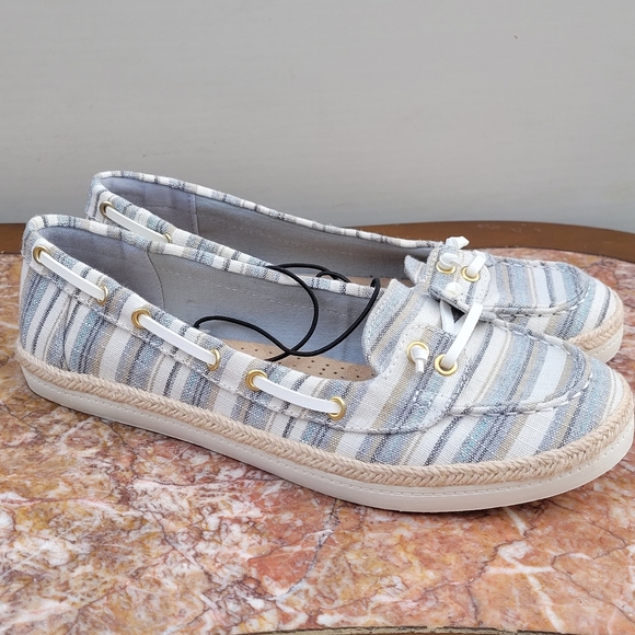 St. John’s Bay Comfort Flats Slip On Sneakers Sz 9 - Picture 2 of 15
